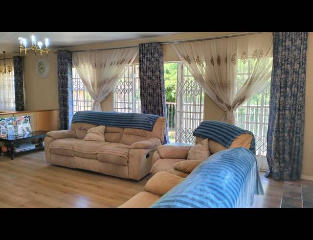 4 BEDROOM HOUSE FOR SALE IN BLACKRIDGE